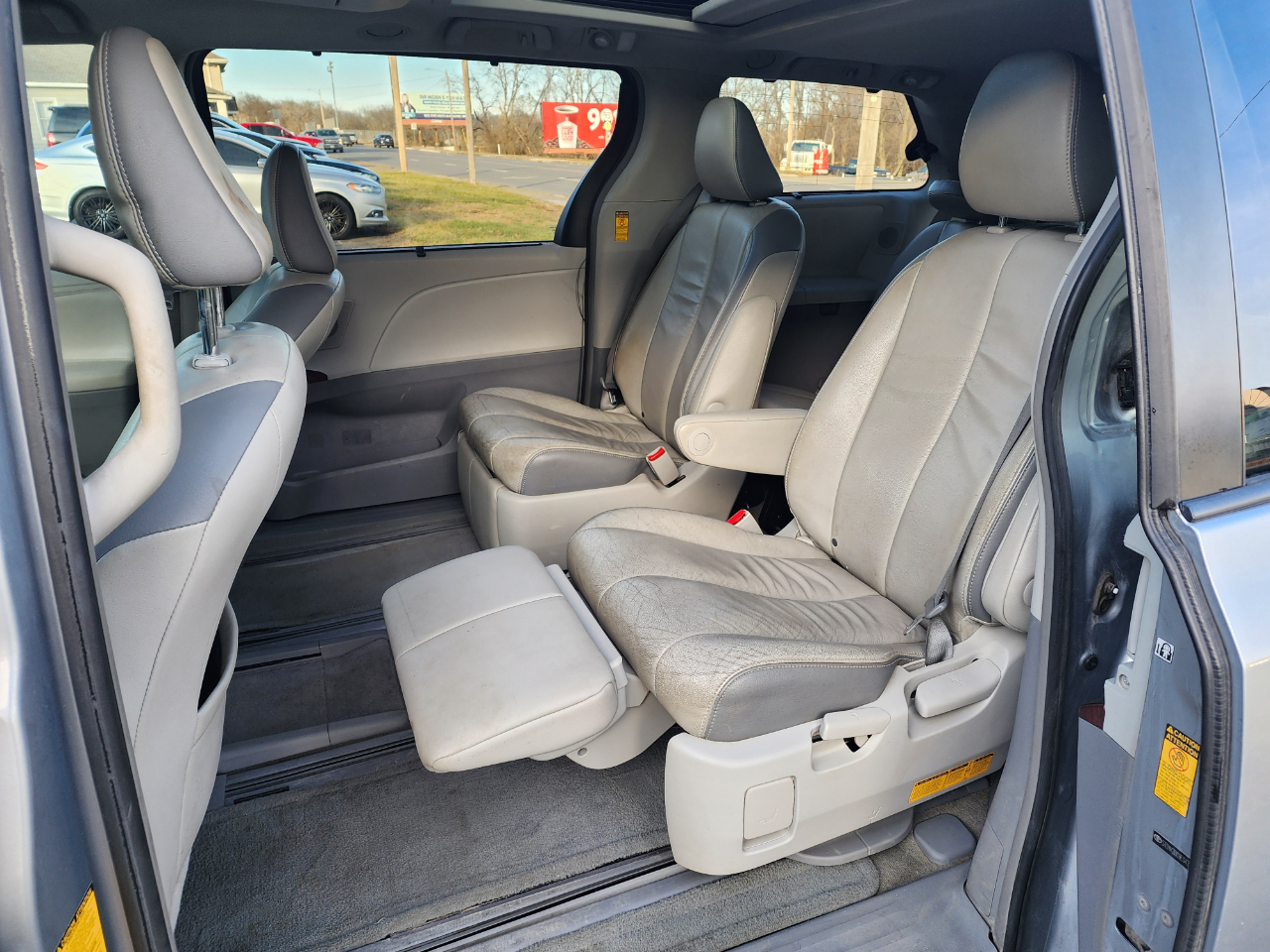 Toyota Sienna XLE FWD 8-Passenger V6 2014