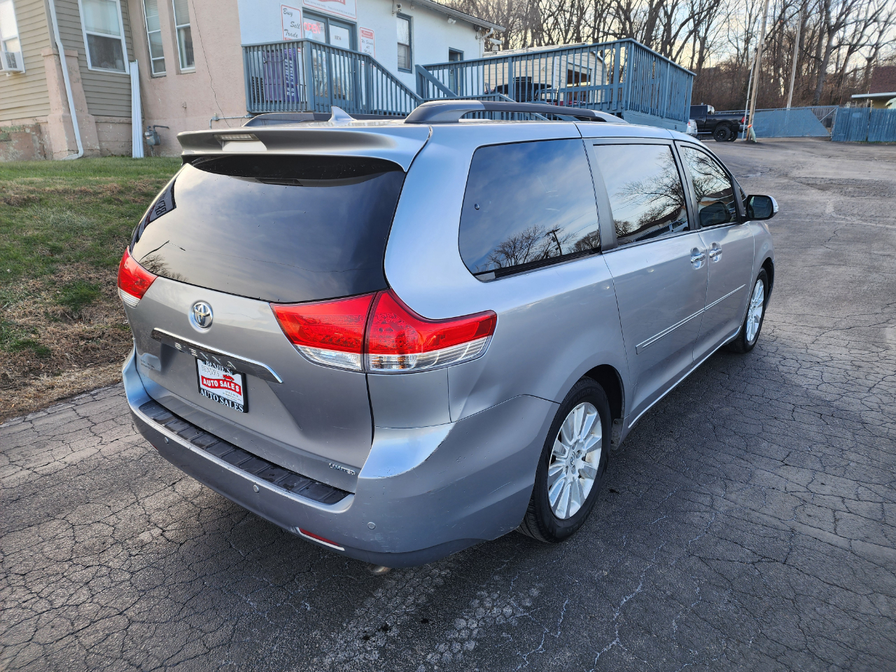 Toyota Sienna XLE FWD 8-Passenger V6 2014
