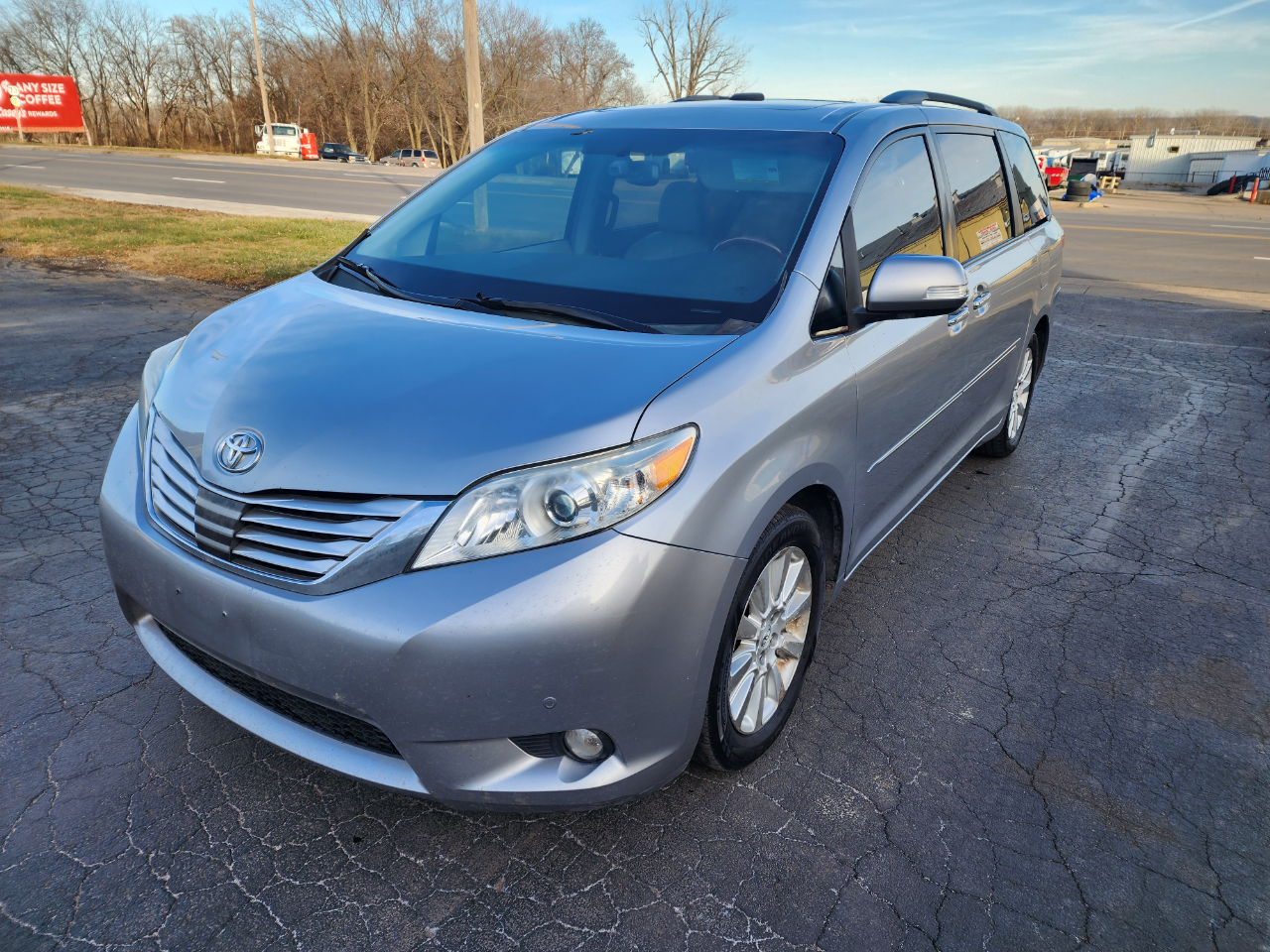 Toyota Sienna XLE FWD 8-Passenger V6 2014