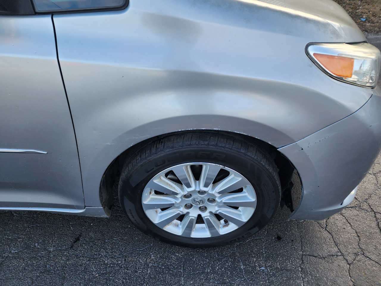 Toyota Sienna XLE FWD 8-Passenger V6 2014