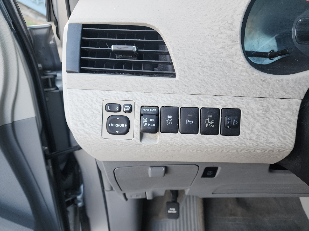 Toyota Sienna XLE FWD 8-Passenger V6 2014