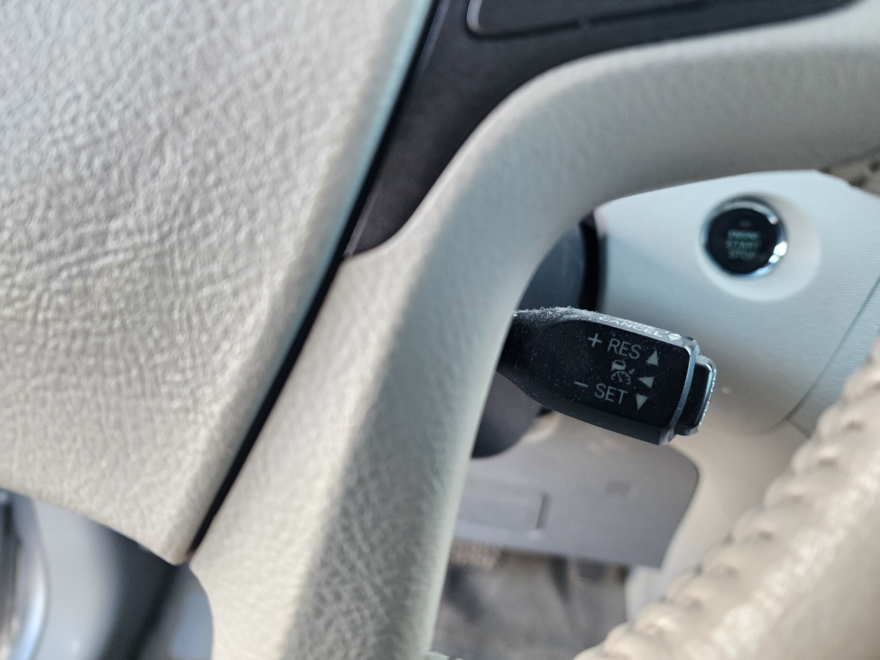 Toyota Sienna XLE FWD 8-Passenger V6 2014