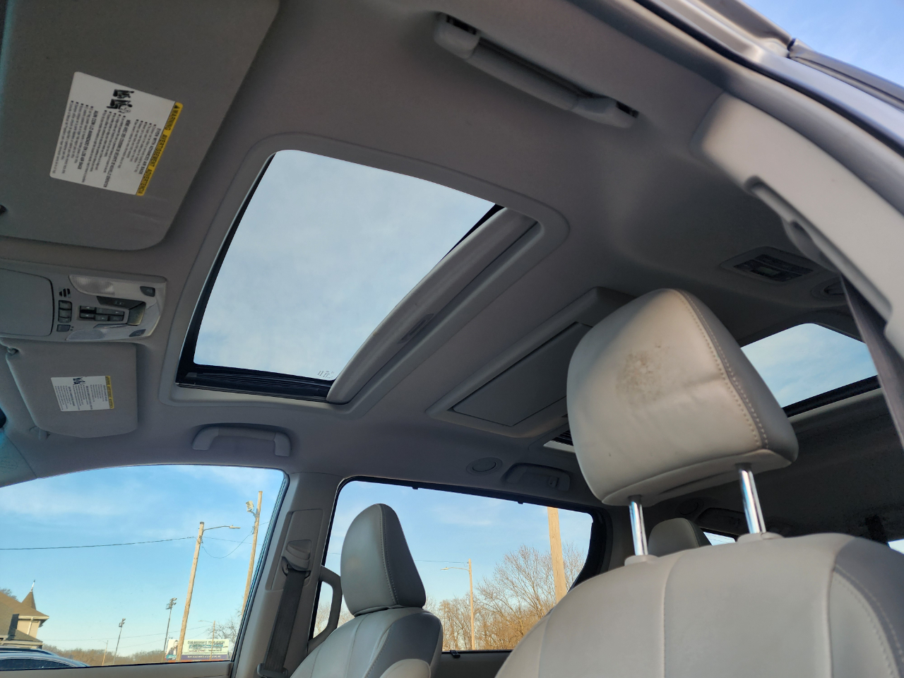 Toyota Sienna XLE FWD 8-Passenger V6 2014