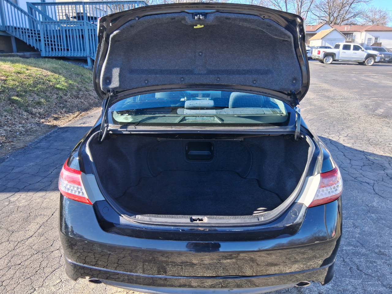 Toyota Camry Base 6-Spd AT 2011