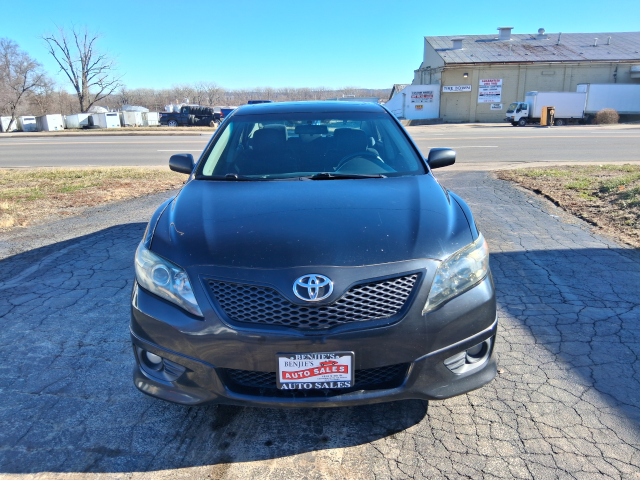 Toyota Camry Base 6-Spd AT 2011