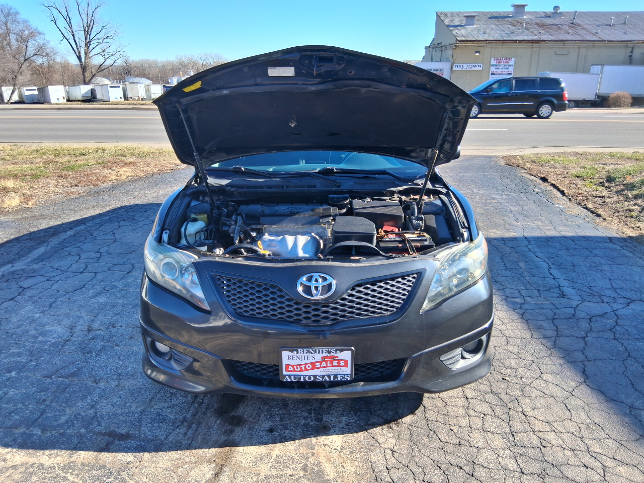 Toyota Camry Base 6-Spd AT 2011