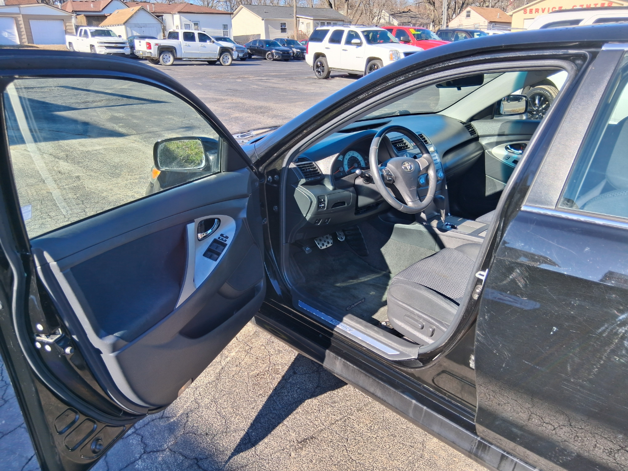 Toyota Camry Base 6-Spd AT 2011