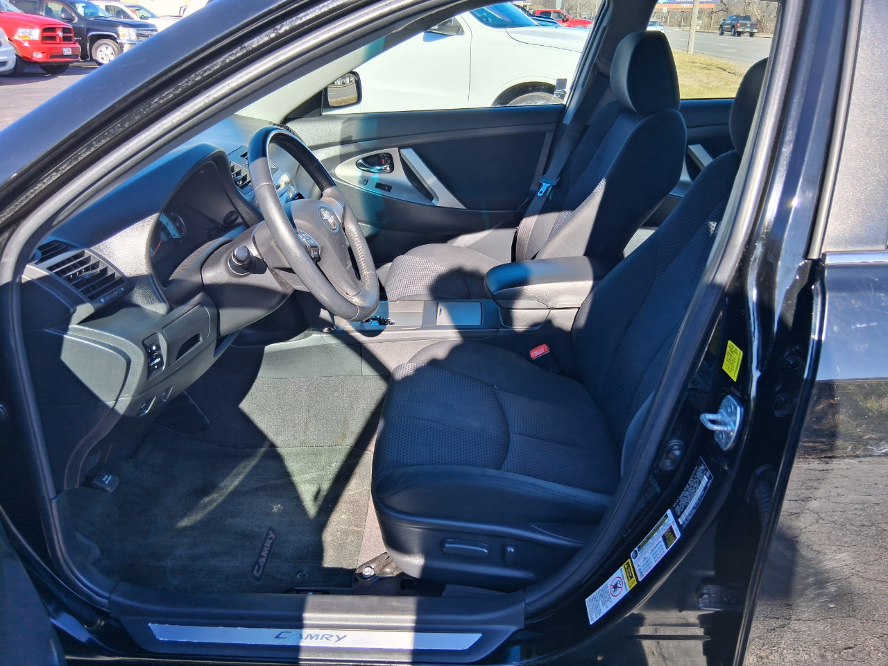 Toyota Camry Base 6-Spd AT 2011