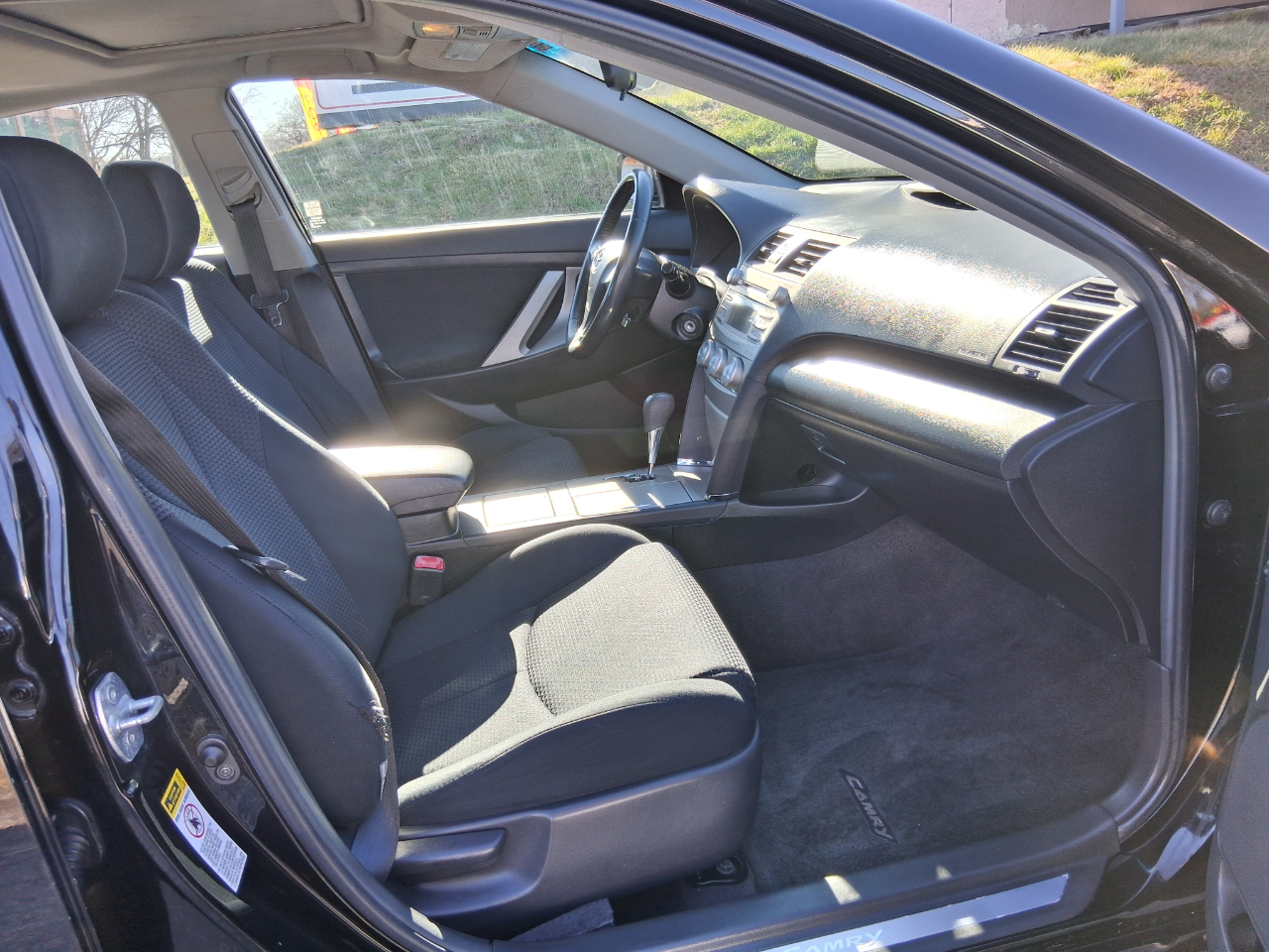 Toyota Camry Base 6-Spd AT 2011