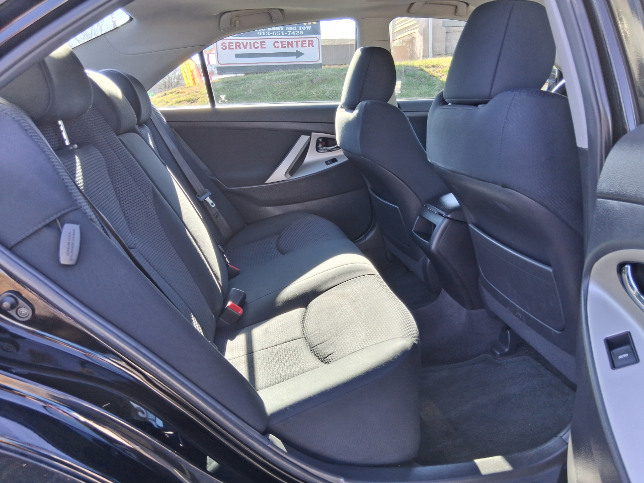 Toyota Camry Base 6-Spd AT 2011