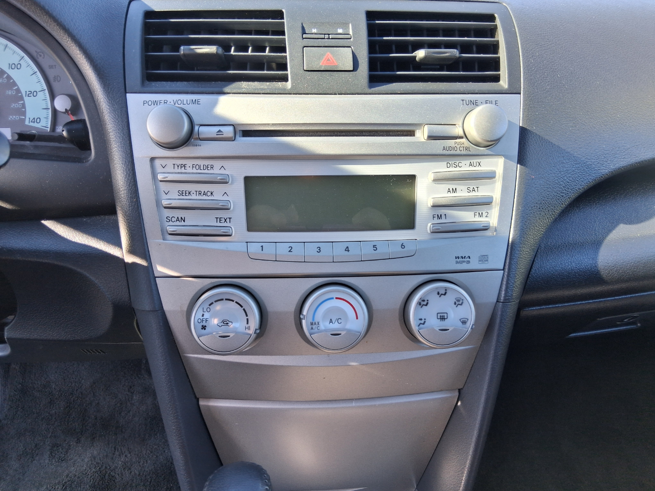 Toyota Camry Base 6-Spd AT 2011