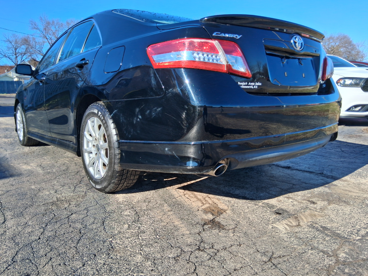 Toyota Camry Base 6-Spd AT 2011