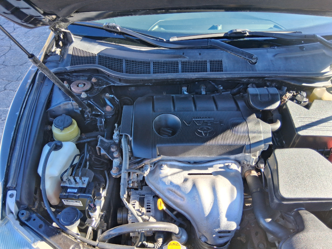 Toyota Camry Base 6-Spd AT 2011