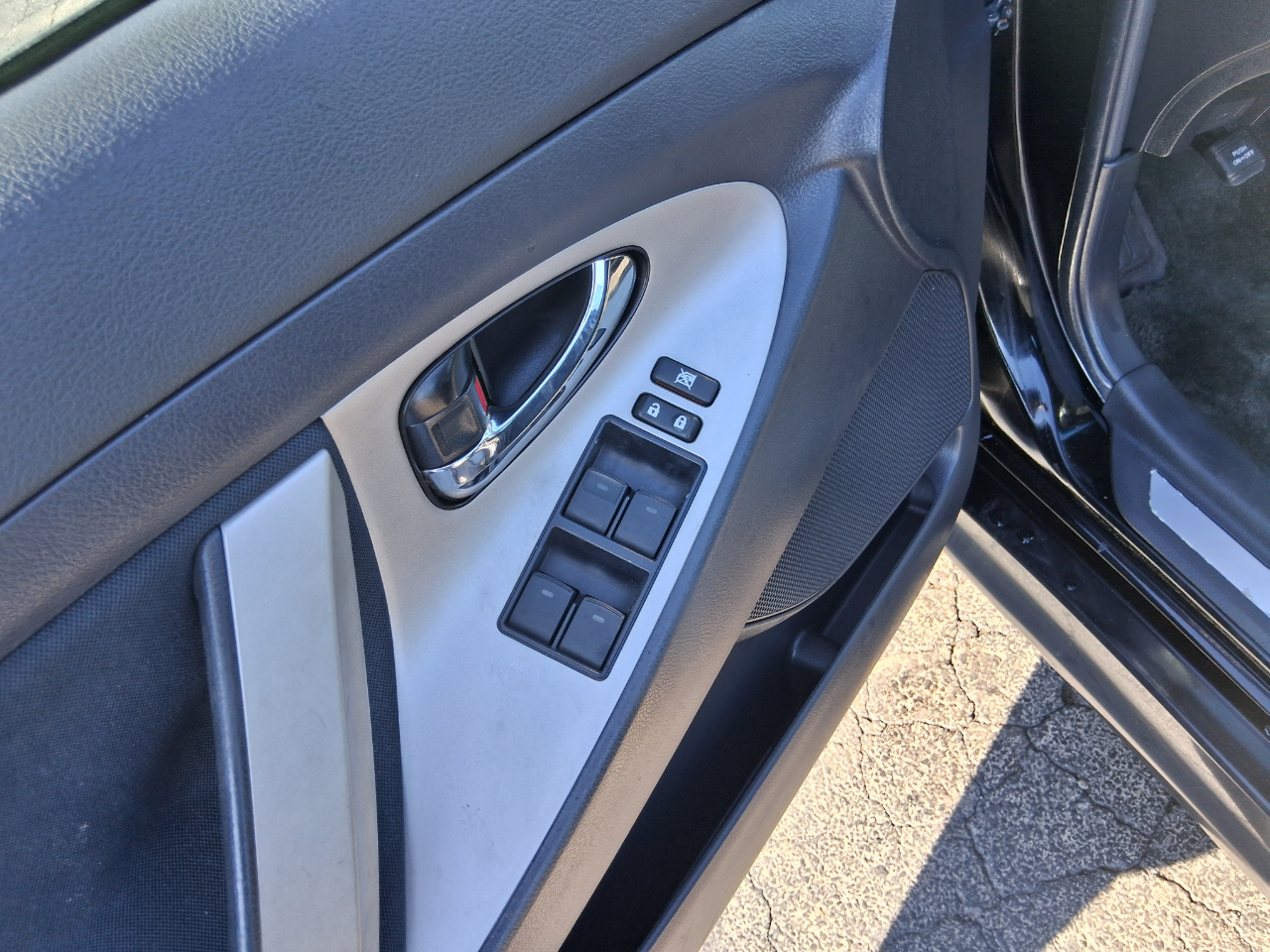 Toyota Camry Base 6-Spd AT 2011