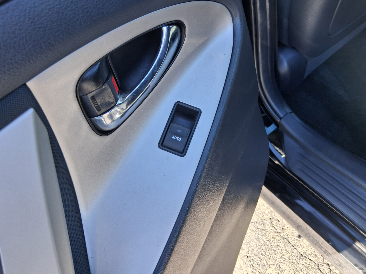 Toyota Camry Base 6-Spd AT 2011