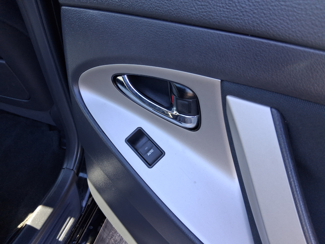 Toyota Camry Base 6-Spd AT 2011