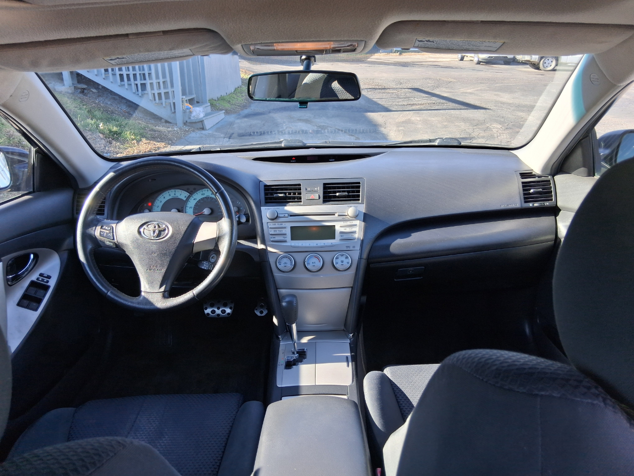 Toyota Camry Base 6-Spd AT 2011