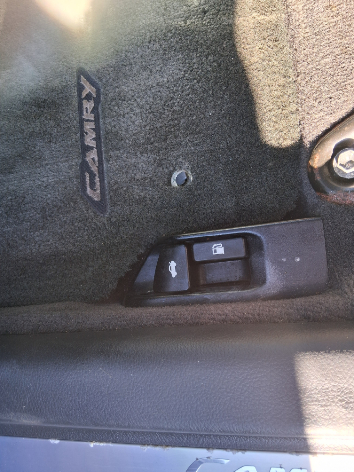 Toyota Camry Base 6-Spd AT 2011