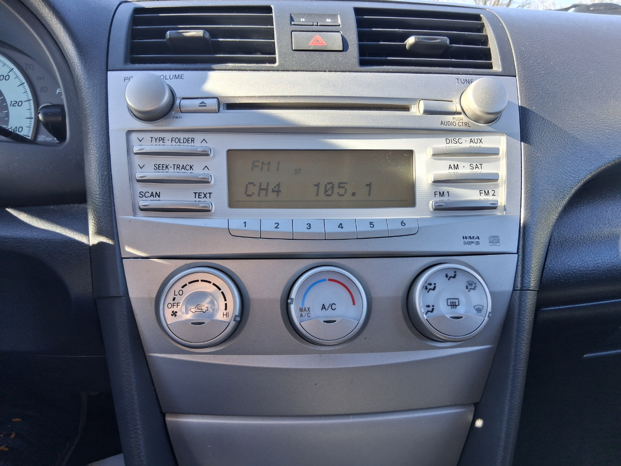 Toyota Camry Base 6-Spd AT 2011