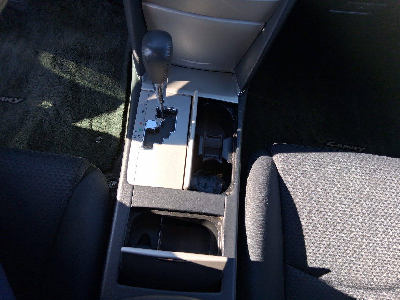 Toyota Camry Base 6-Spd AT 2011