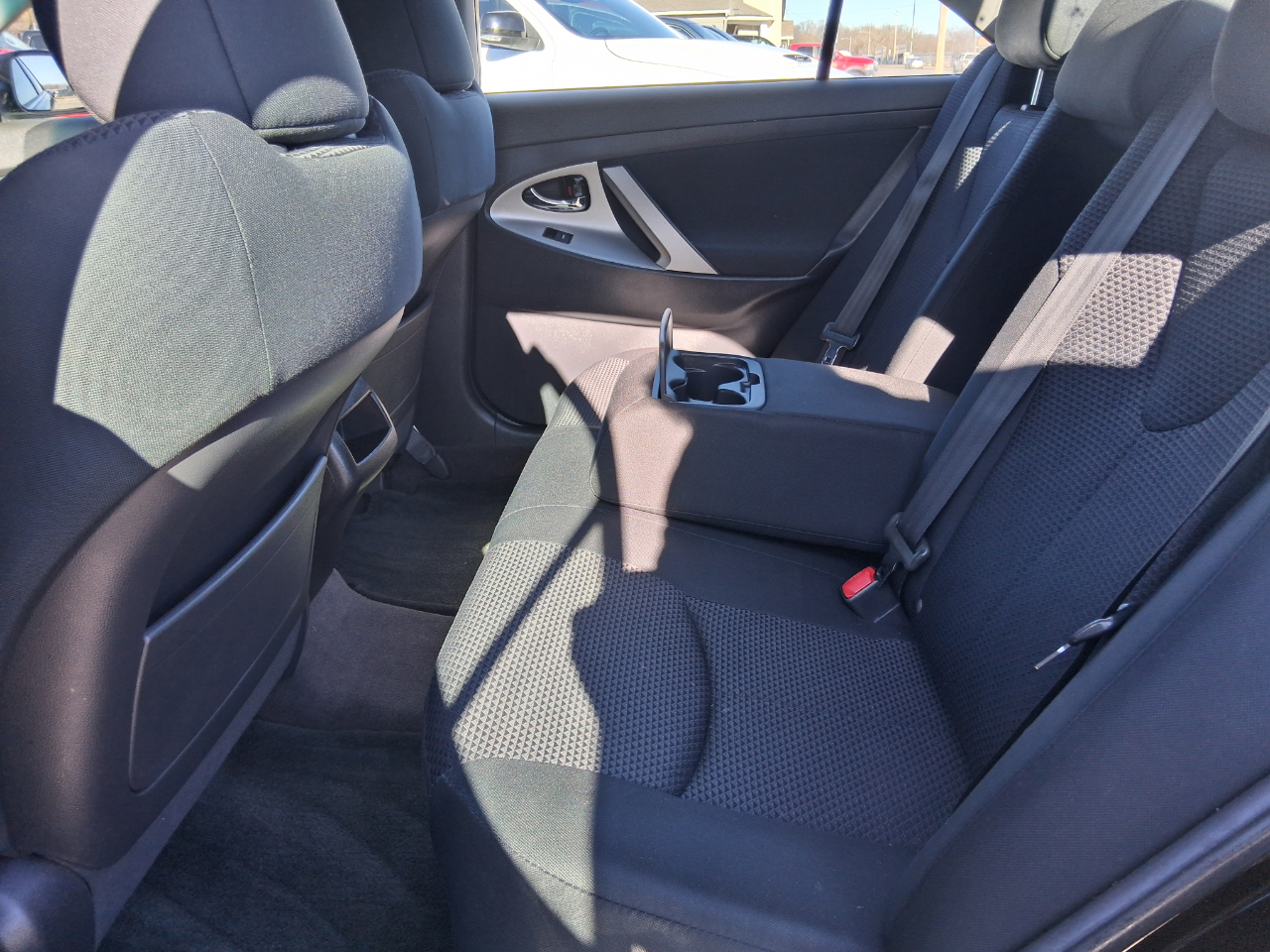 Toyota Camry Base 6-Spd AT 2011