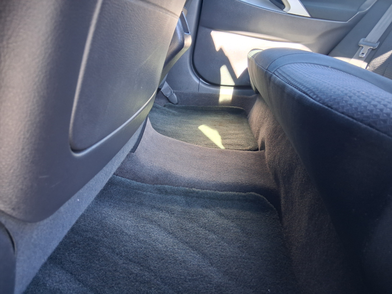 Toyota Camry Base 6-Spd AT 2011