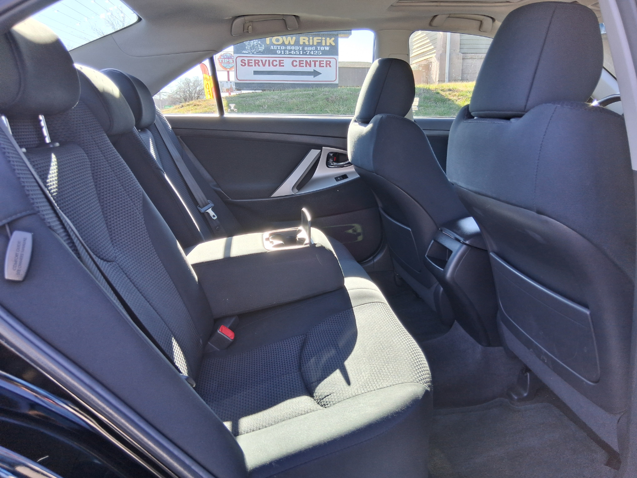 Toyota Camry Base 6-Spd AT 2011