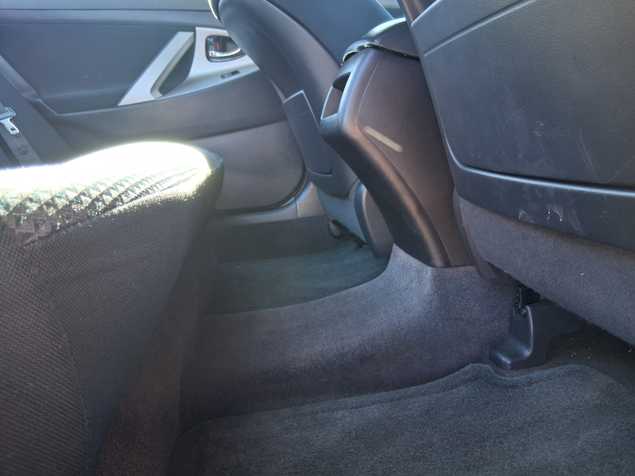 Toyota Camry Base 6-Spd AT 2011