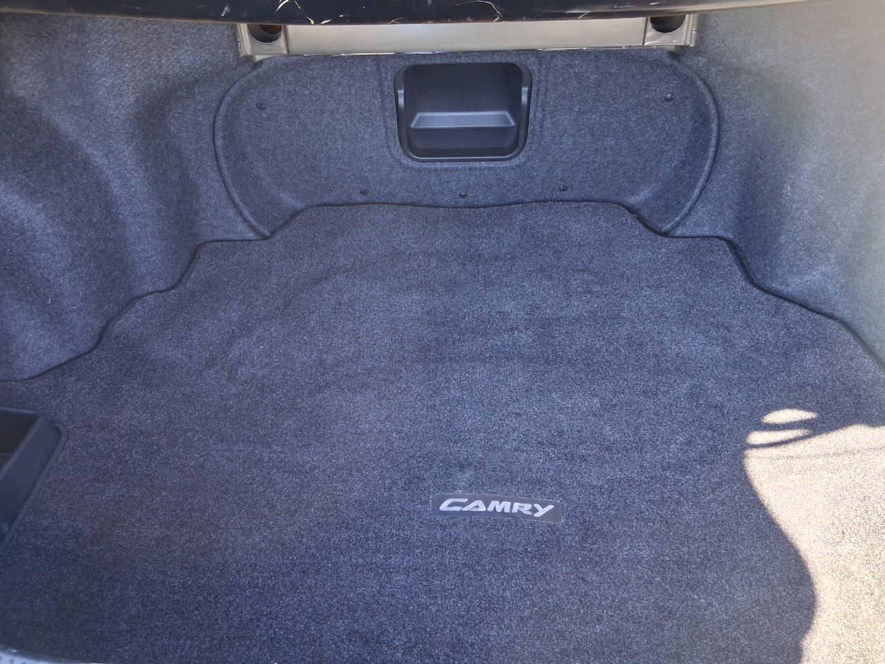 Toyota Camry Base 6-Spd AT 2011