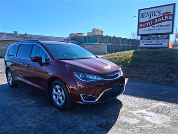 2017 Chrysler Pacifica Hybrid Premium