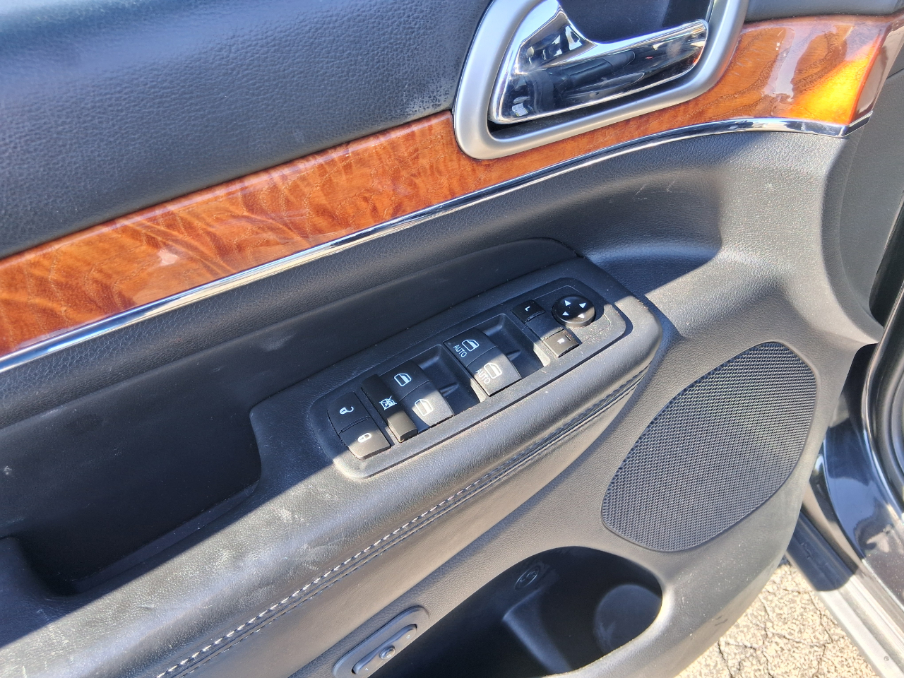 Jeep Grand Cherokee Overland 4WD 2011