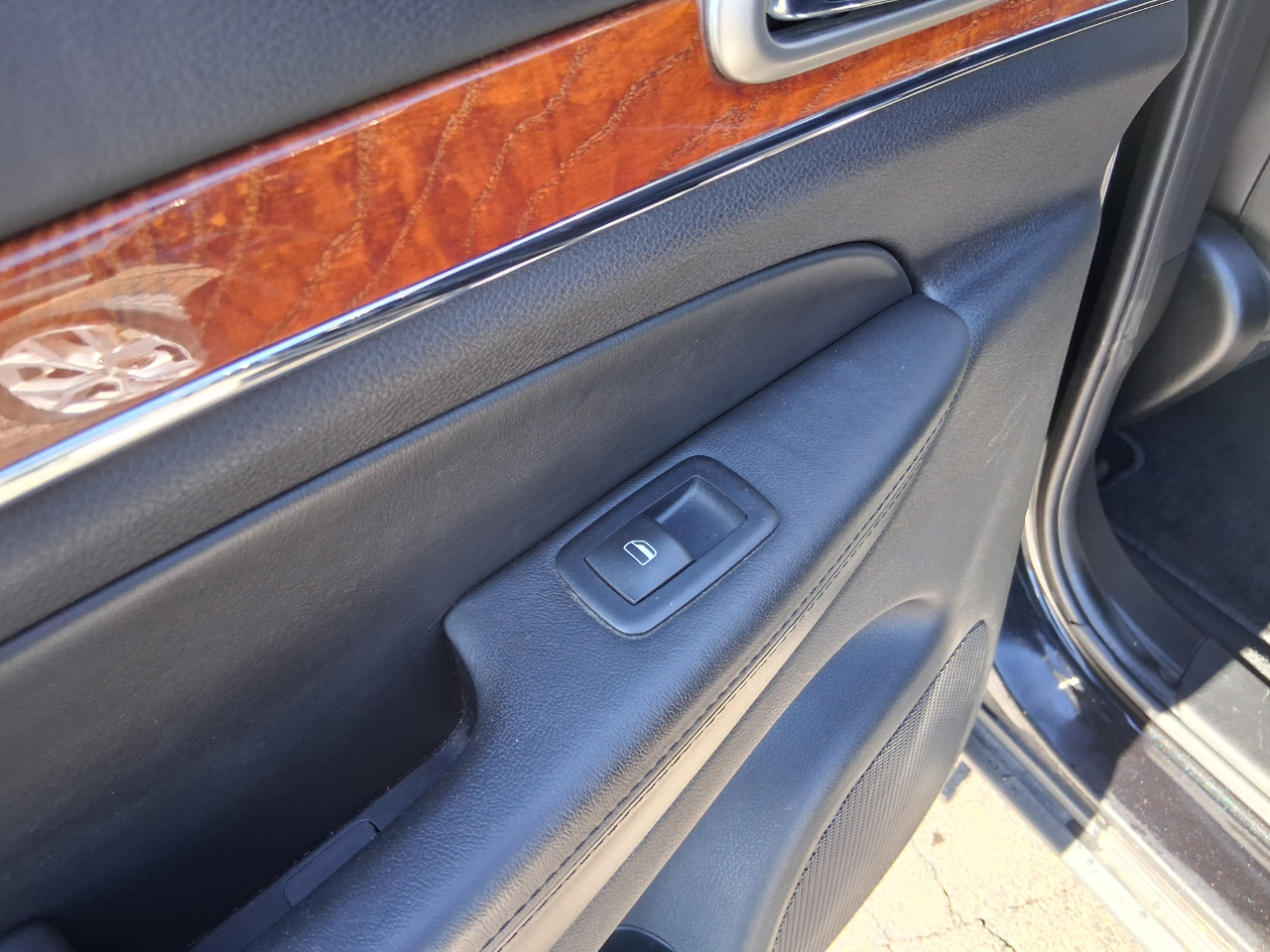 Jeep Grand Cherokee Overland 4WD 2011