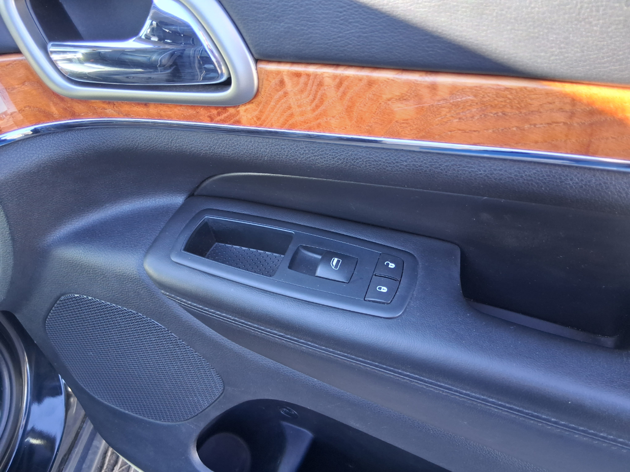 Jeep Grand Cherokee Overland 4WD 2011