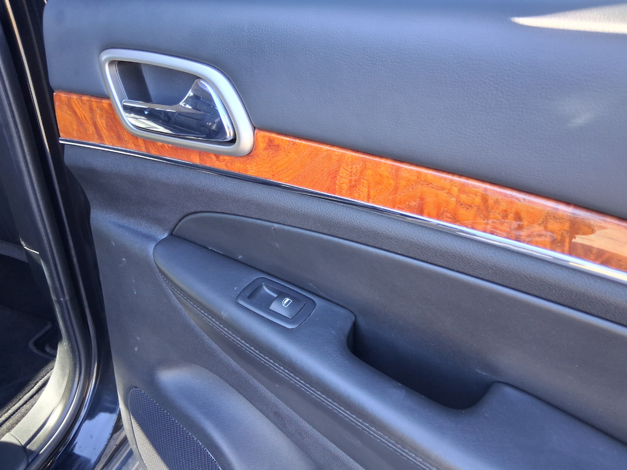 Jeep Grand Cherokee Overland 4WD 2011