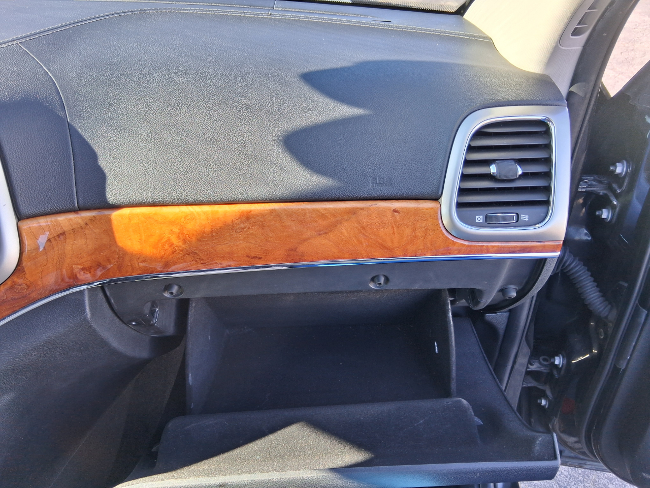 Jeep Grand Cherokee Overland 4WD 2011