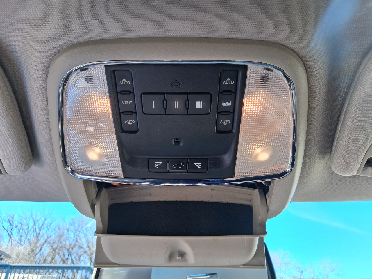 Jeep Grand Cherokee Overland 4WD 2011