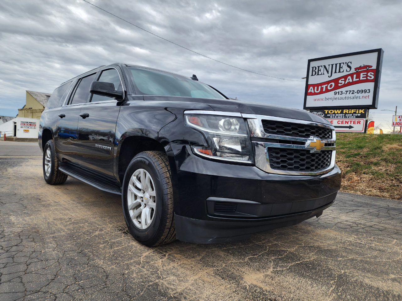 Chevrolet Suburban LT 4WD 2019