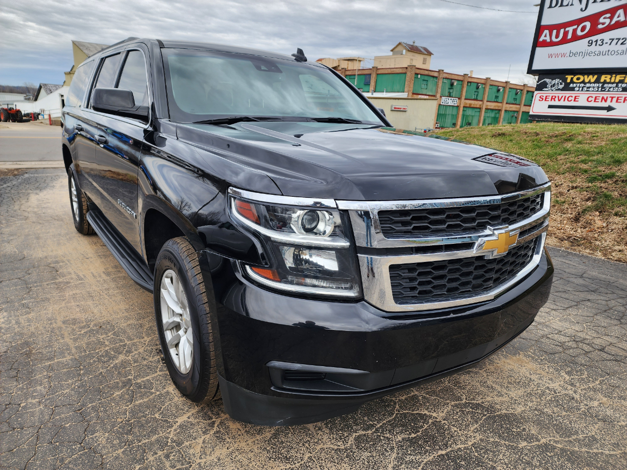 Chevrolet Suburban LT 4WD 2019
