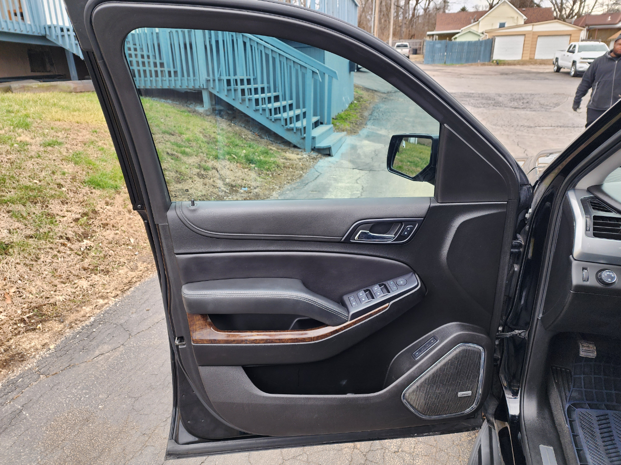 Chevrolet Suburban LT 4WD 2019