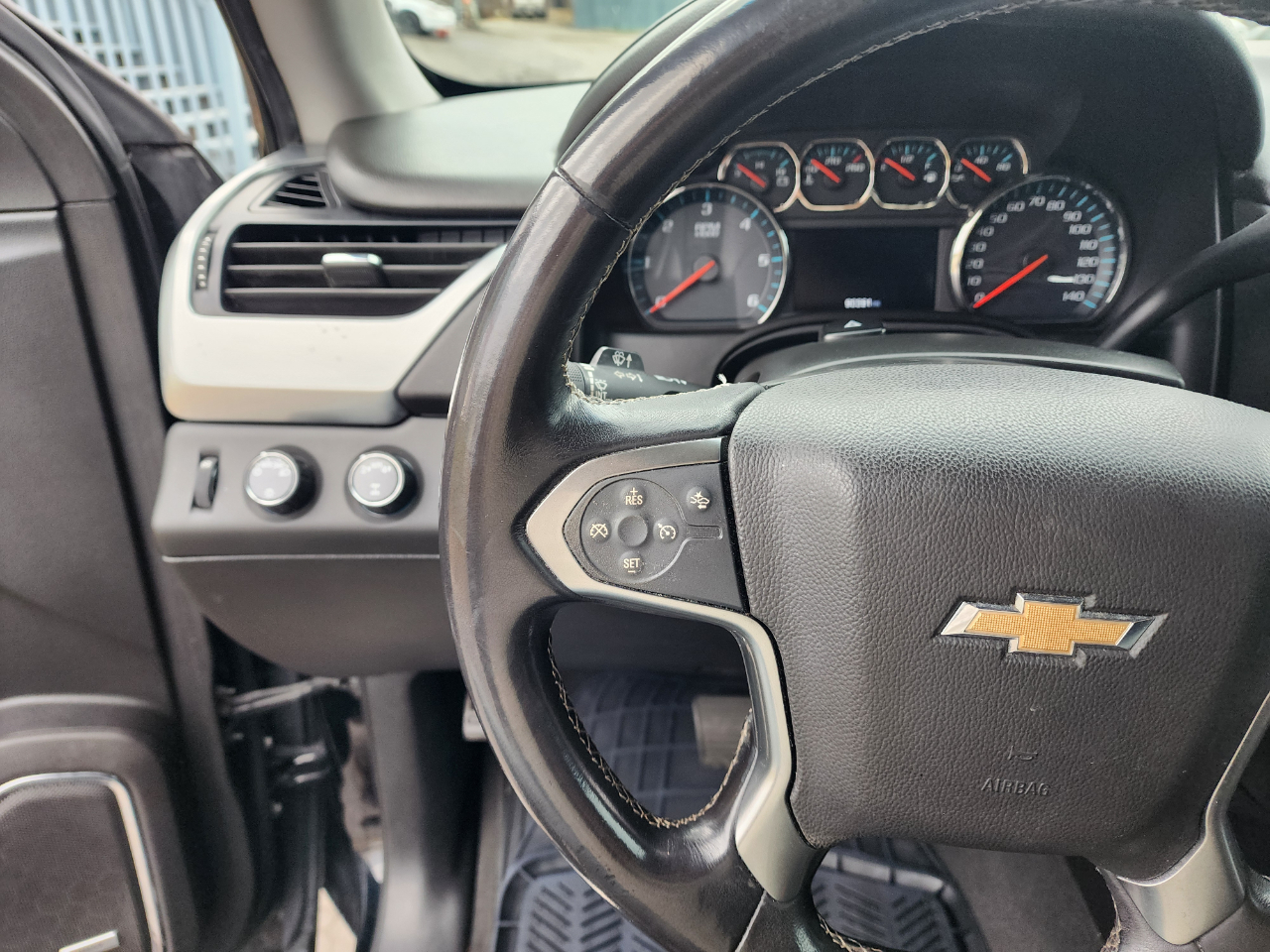 Chevrolet Suburban LT 4WD 2019