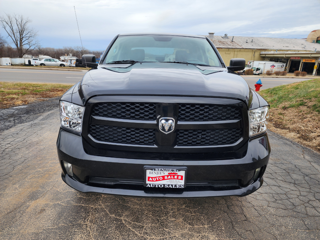 RAM 1500 Tradesman Crew Cab SWB 4WD 2013