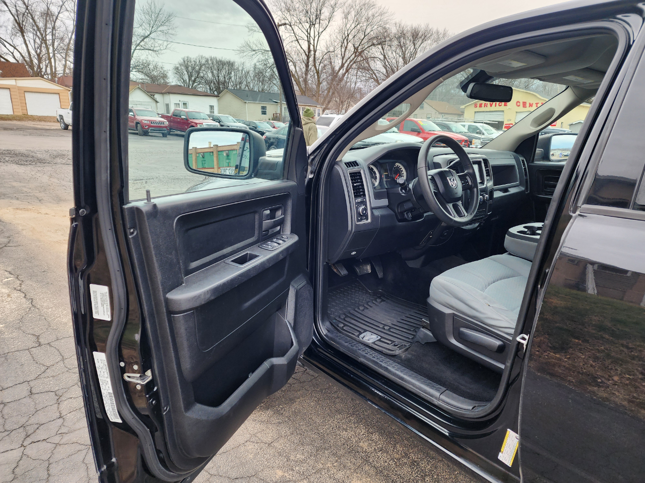 RAM 1500 Tradesman Crew Cab SWB 4WD 2013