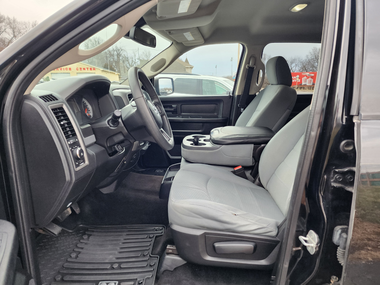 RAM 1500 Tradesman Crew Cab SWB 4WD 2013
