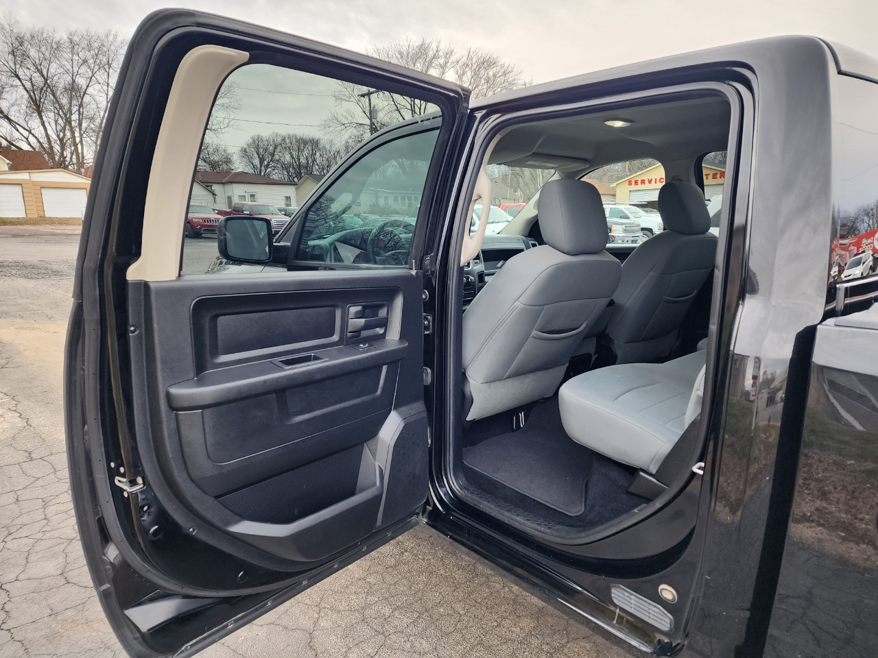 RAM 1500 Tradesman Crew Cab SWB 4WD 2013