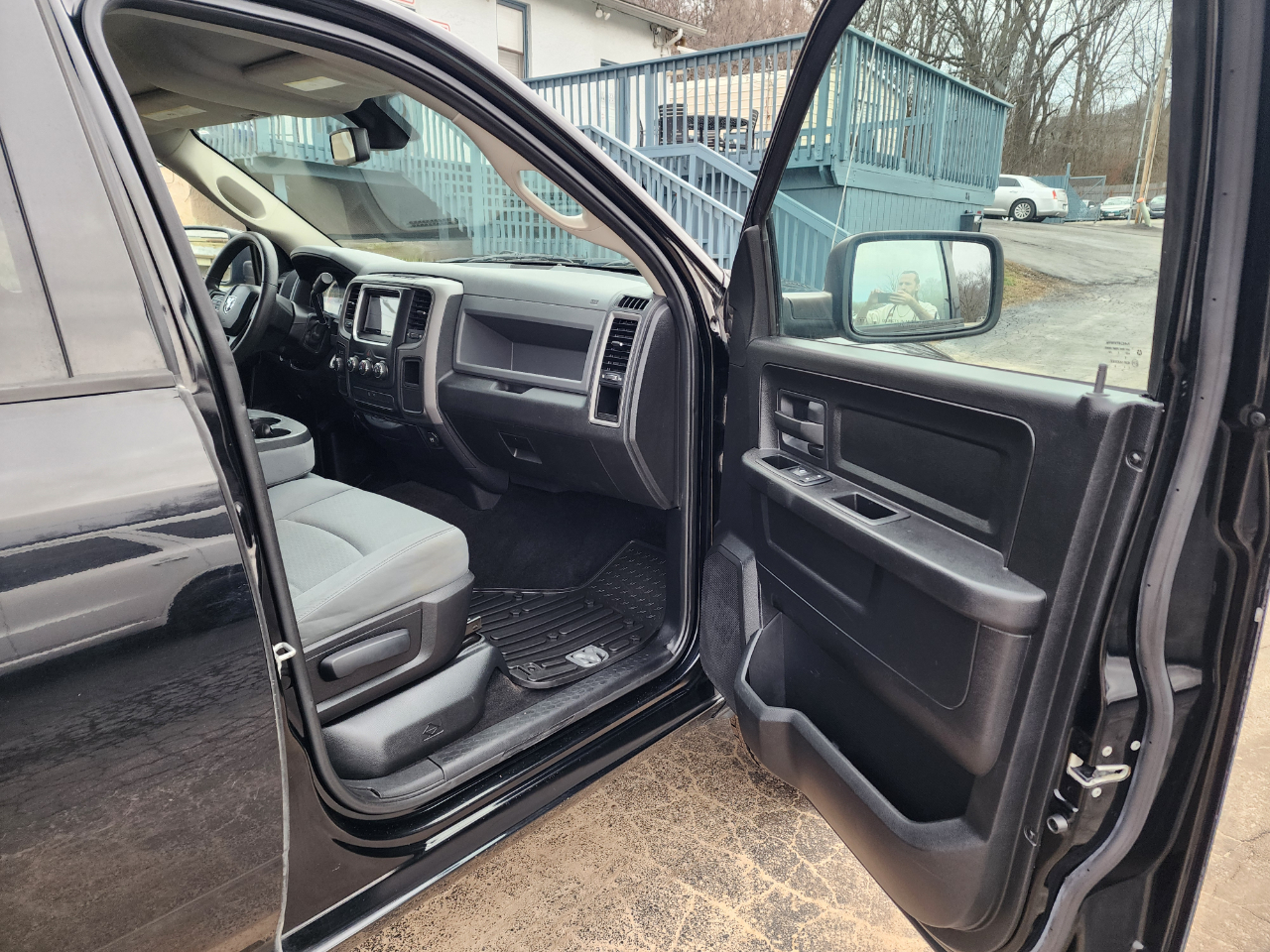 RAM 1500 Tradesman Crew Cab SWB 4WD 2013