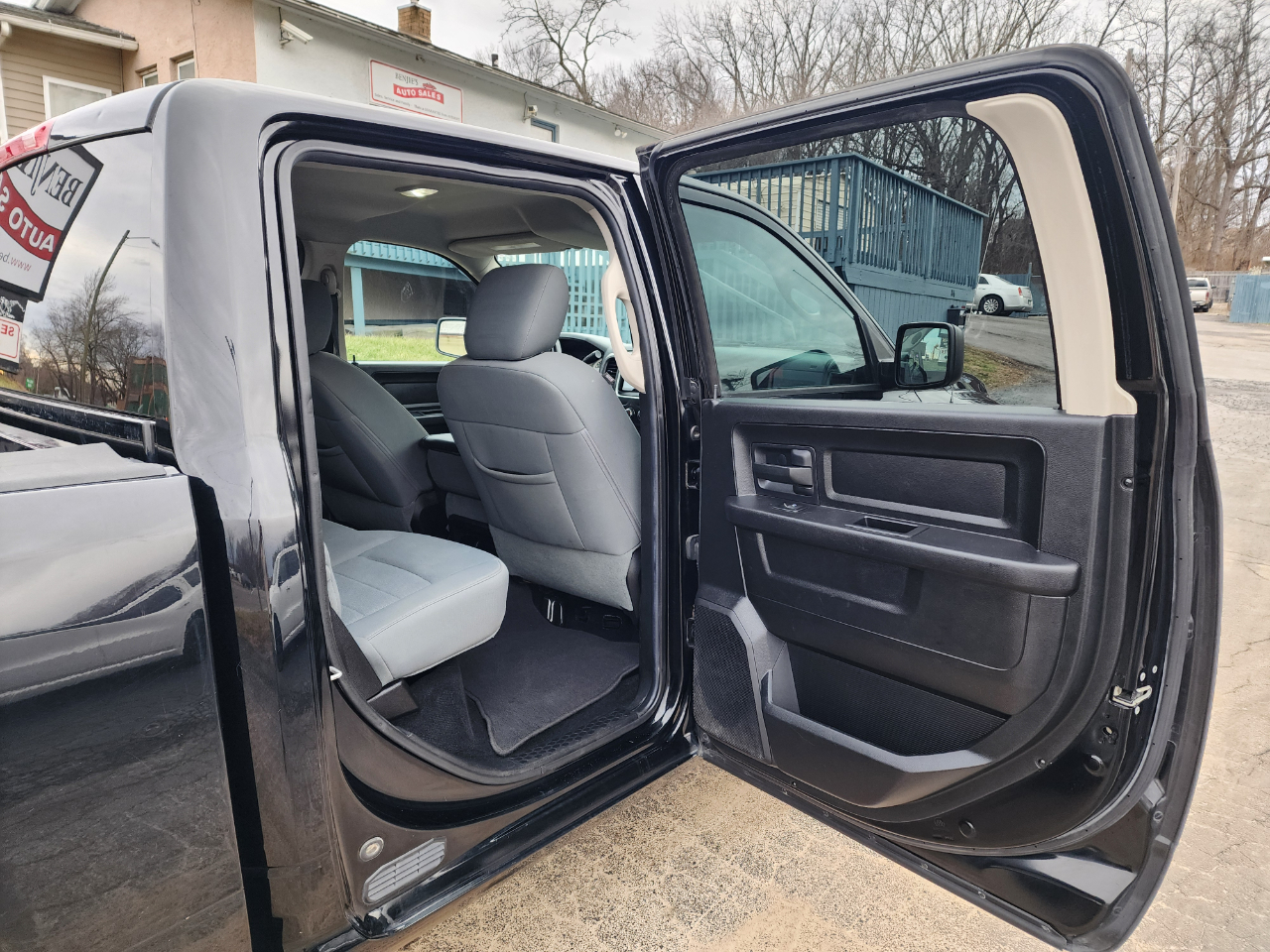 RAM 1500 Tradesman Crew Cab SWB 4WD 2013