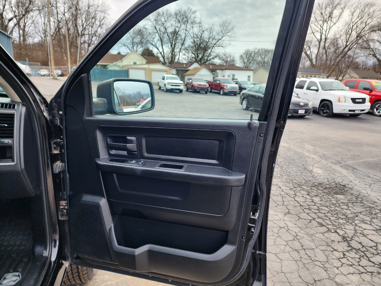 RAM 1500 Tradesman Crew Cab SWB 4WD 2013