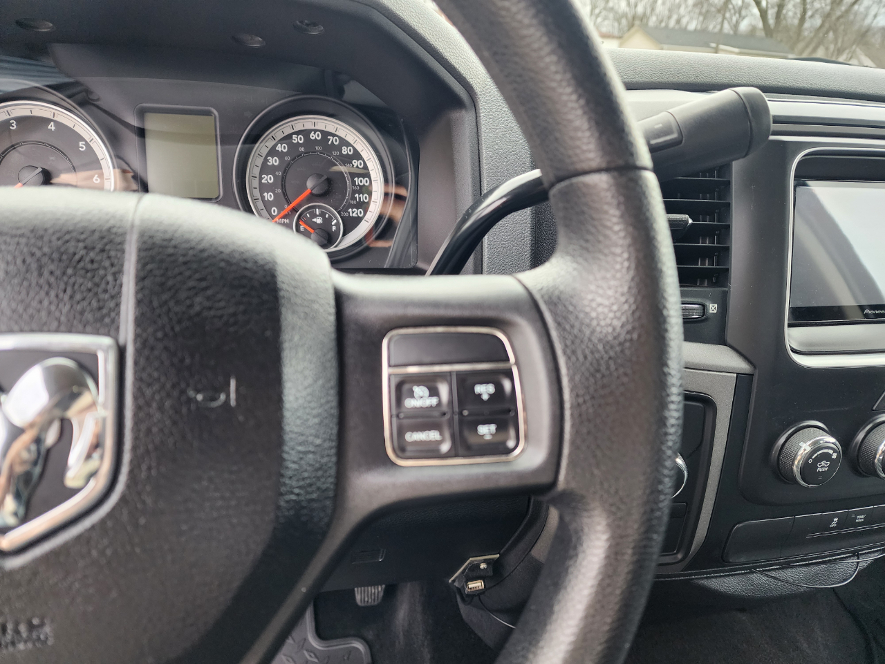 RAM 1500 Tradesman Crew Cab SWB 4WD 2013