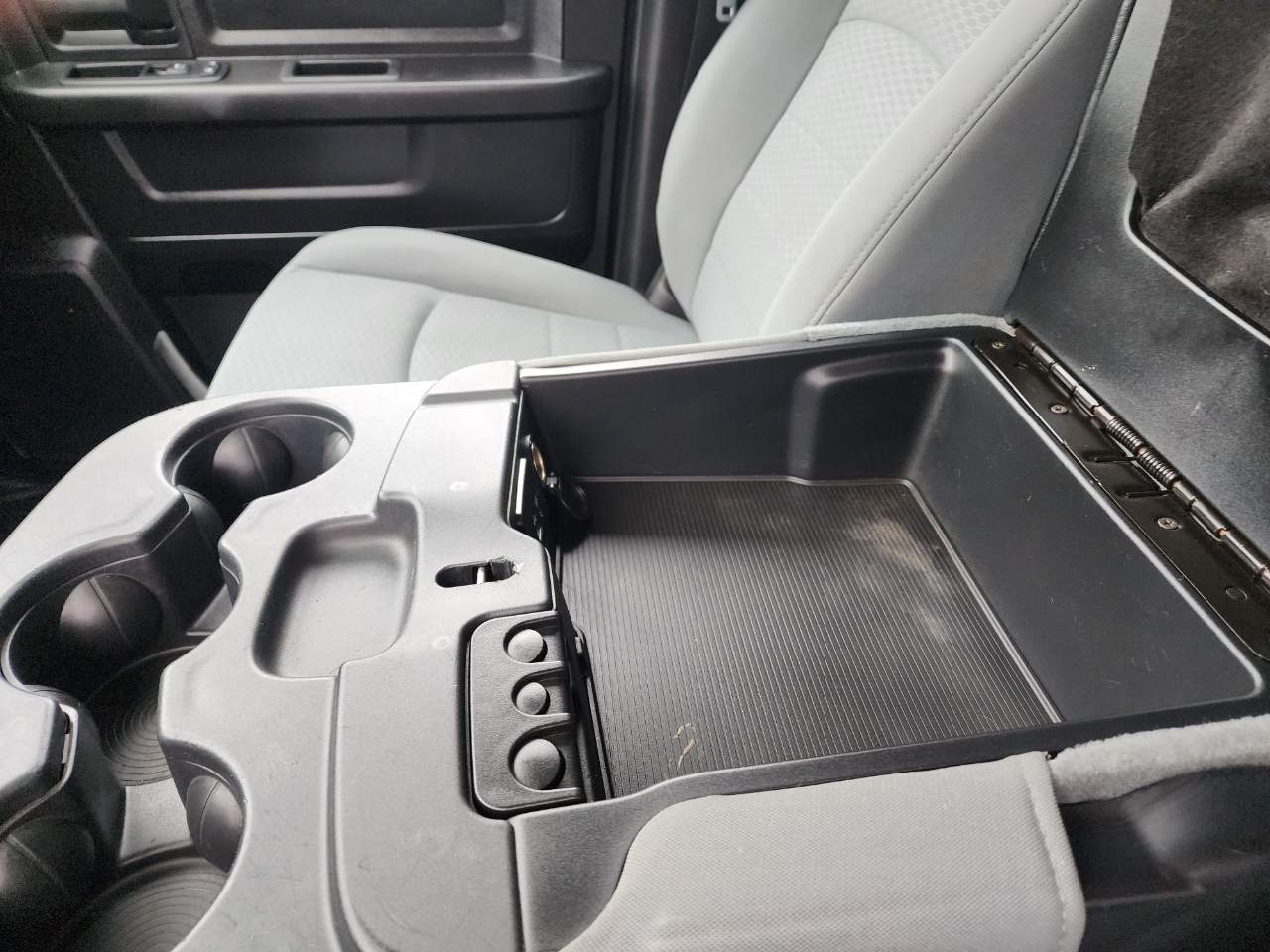 RAM 1500 Tradesman Crew Cab SWB 4WD 2013