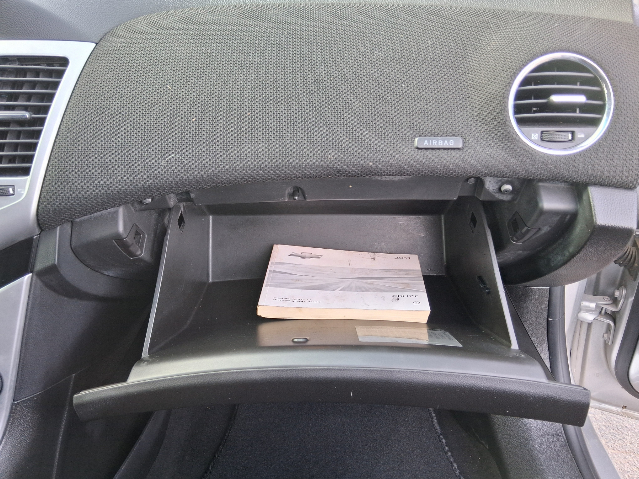 Chevrolet Cruze 1LT 2011